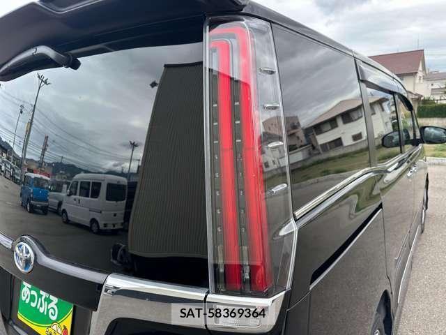 Toyota ESQUIRE 2019-06 8769300-11