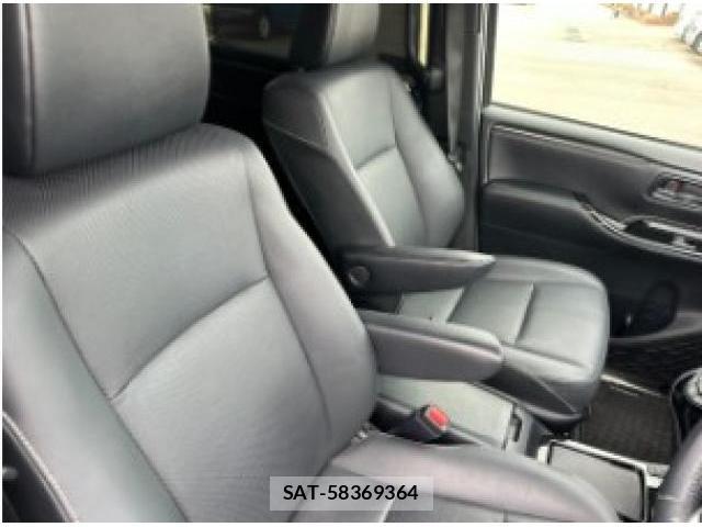 Toyota ESQUIRE 2019-06 8769300-14