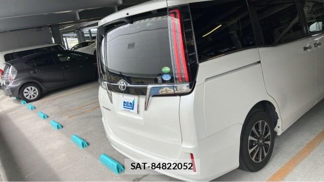 Toyota ESQUIRE 2018-08 8769606-1