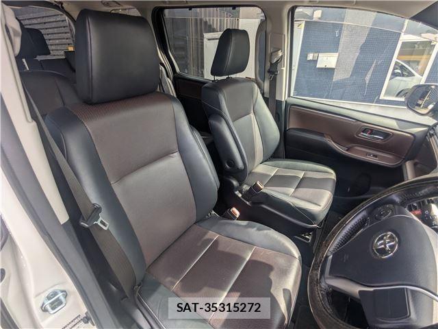 Toyota ESQUIRE 2016-09 8769634-8