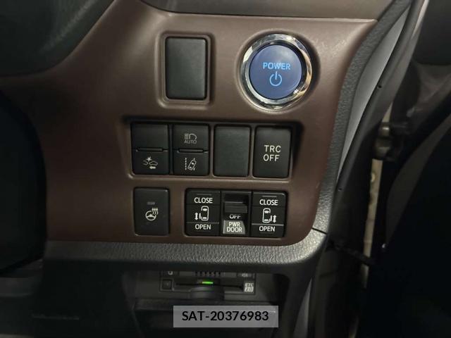 Toyota ESQUIRE 2019-03 8769682-11
