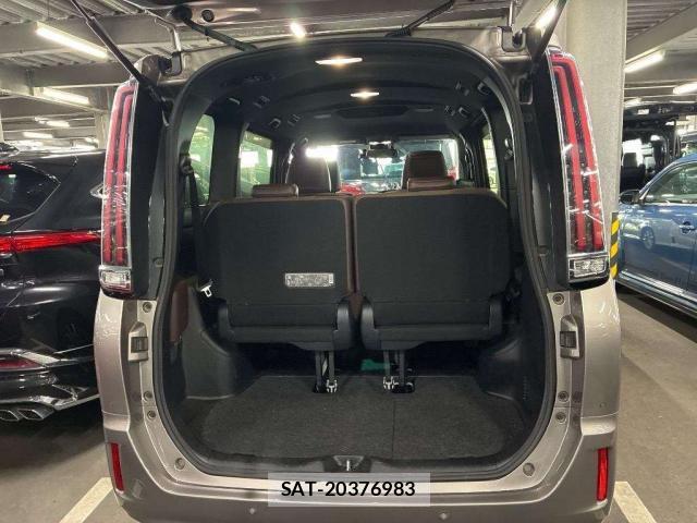 Toyota ESQUIRE 2019-03 8769682-5