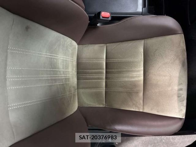 Toyota ESQUIRE 2019-03 8769682-6