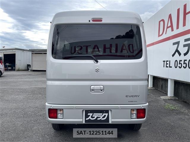 Suzuki EVERY 2026-09 8768682-4