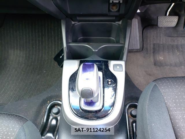 Honda FIT 2015-08 8768935-11