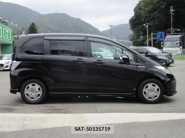 Honda FREED HYBRID 2011-10 8770144-3