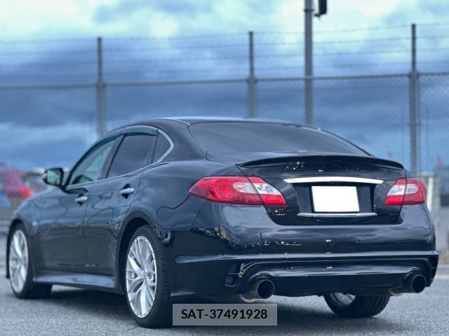 Nissan FUGA 2011-11 8769368-1