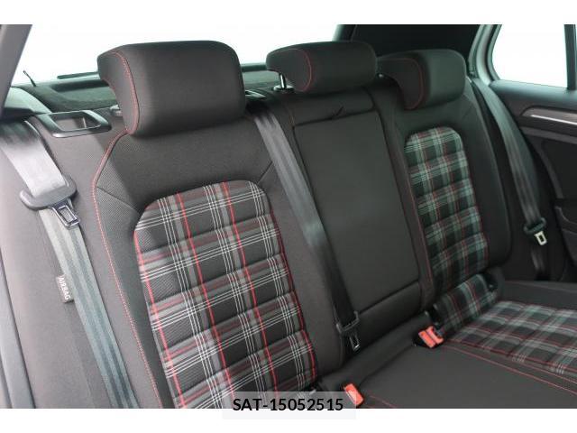 VolksWagen GOLF GTI 2018-03 8768704-11