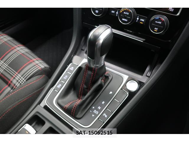 VolksWagen GOLF GTI 2018-03 8768704-9