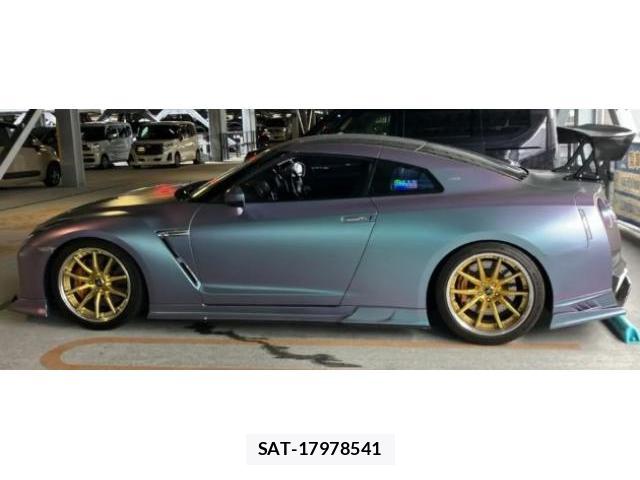 Nissan GT-R 2007-12 8769436-3