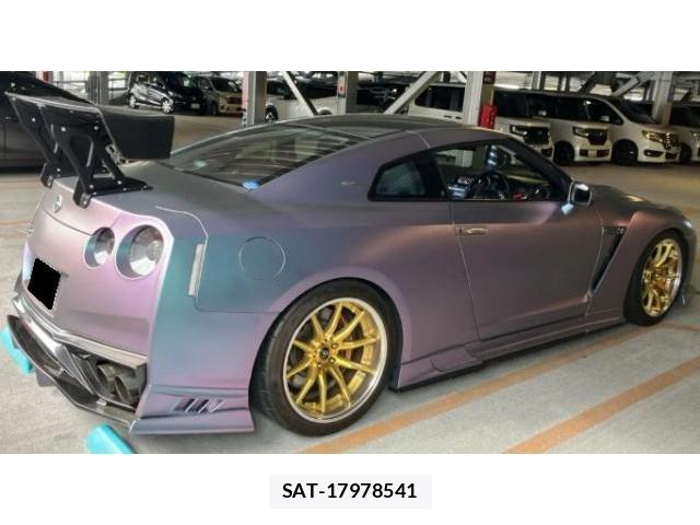 Nissan GT-R 2007-12 8769436-4