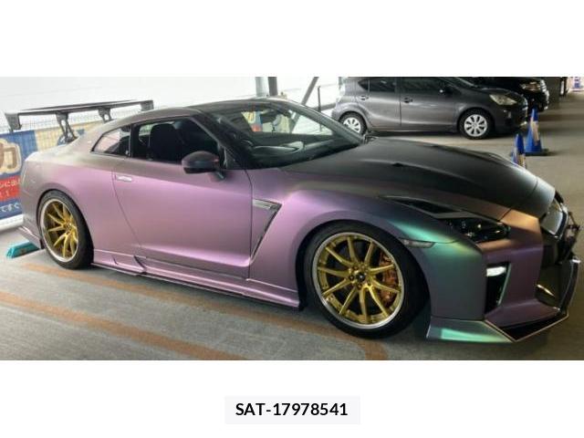 Nissan GT-R 2007-12 8769436-6