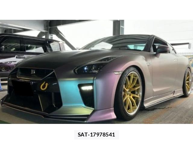 Nissan GT-R 2007-12 8769436-7