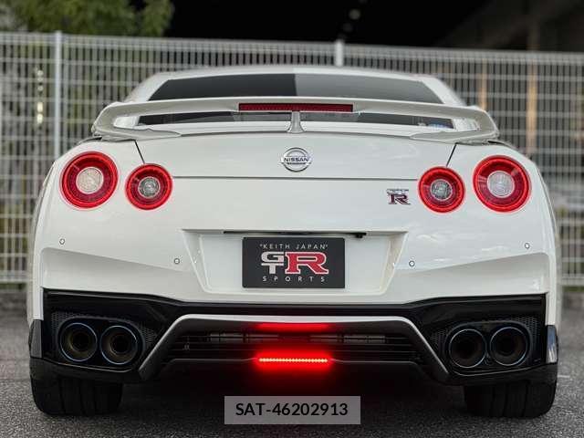 Nissan GT-R 2019-08 8770207-3