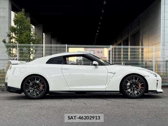 Nissan GT-R 2019-08 8770207-4