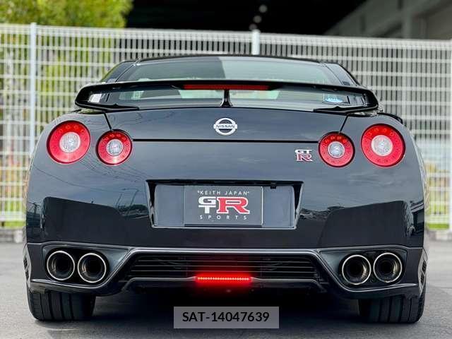 Nissan GT-R 2013-08 8770208-2