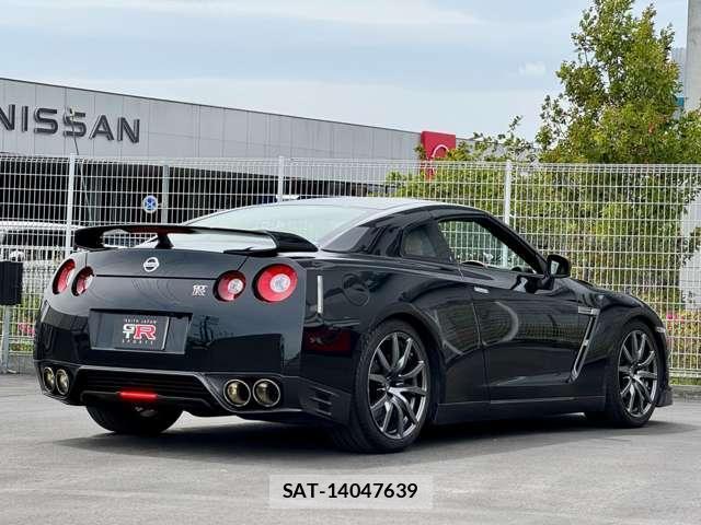 Nissan GT-R 2013-08 8770208-6