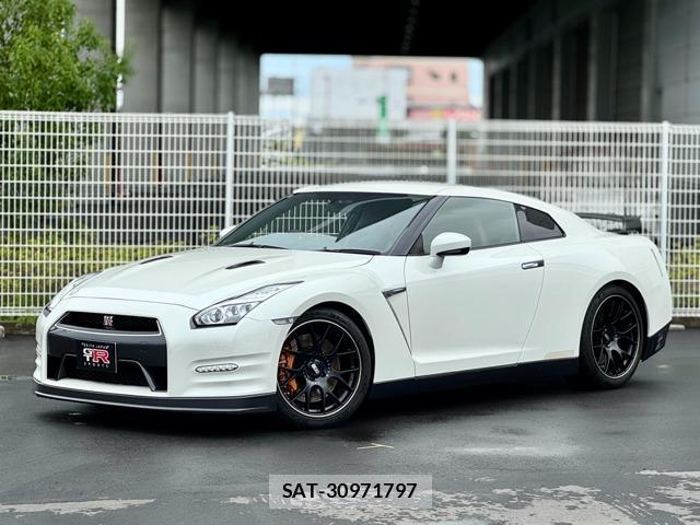Nissan GT-R 2015-06 8770209-0