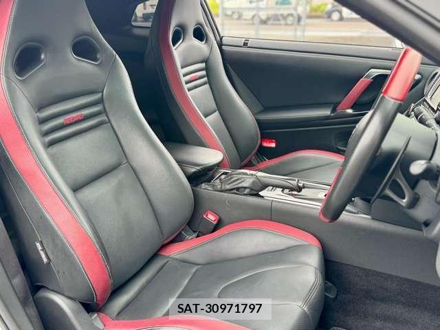 Nissan GT-R 2015-06 8770209-12