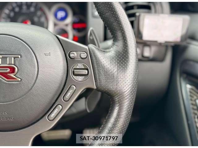 Nissan GT-R 2015-06 8770209-18