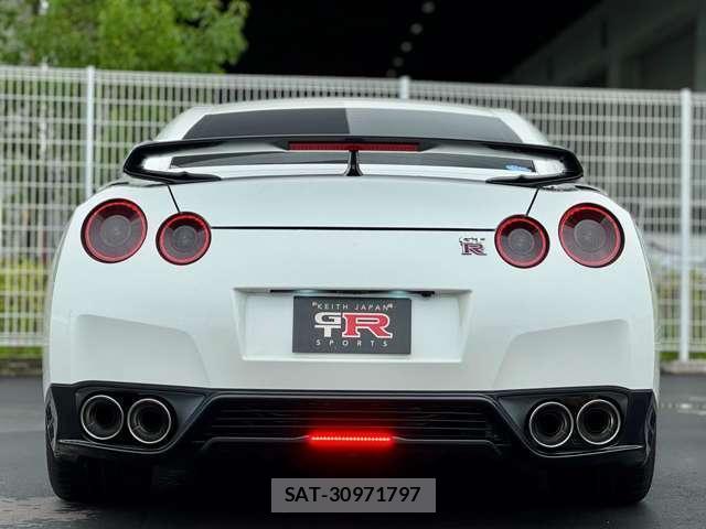Nissan GT-R 2015-06 8770209-2
