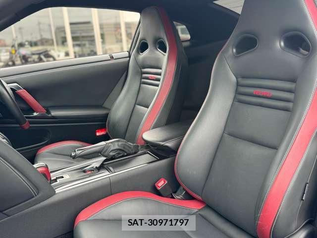 Nissan GT-R 2015-06 8770209-8
