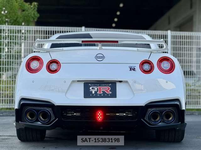 Nissan GT-R 2025-04 8770210-2
