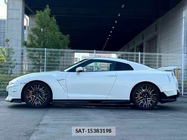 Nissan GT-R 2025-04 8770210-4
