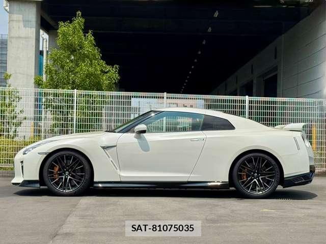 Nissan GT-R 2020-01 8770211-4