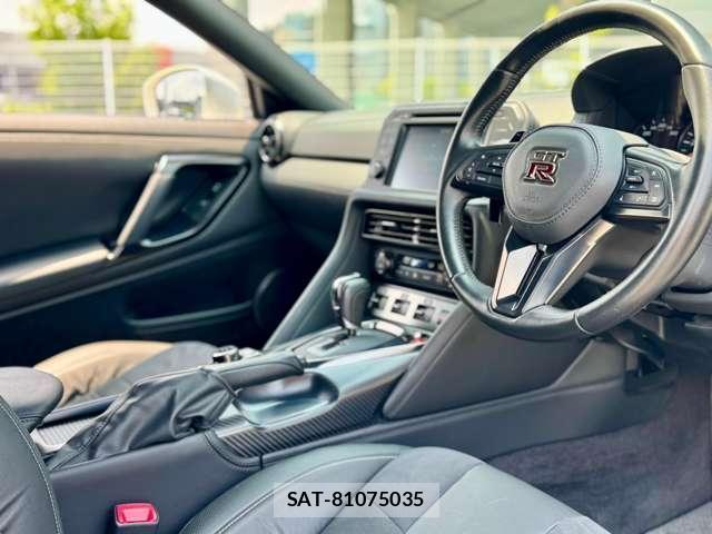 Nissan GT-R 2020-01 8770211-9