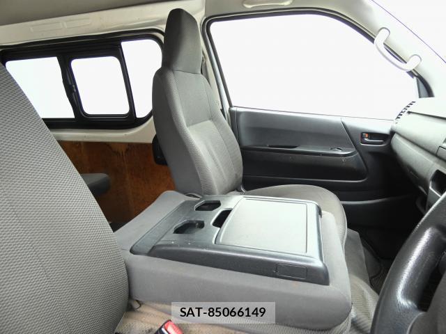 Toyota HIACE VAN 2015-07 8768791-17