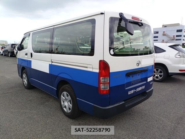 Toyota HIACE VAN 2021-08 8768980-4