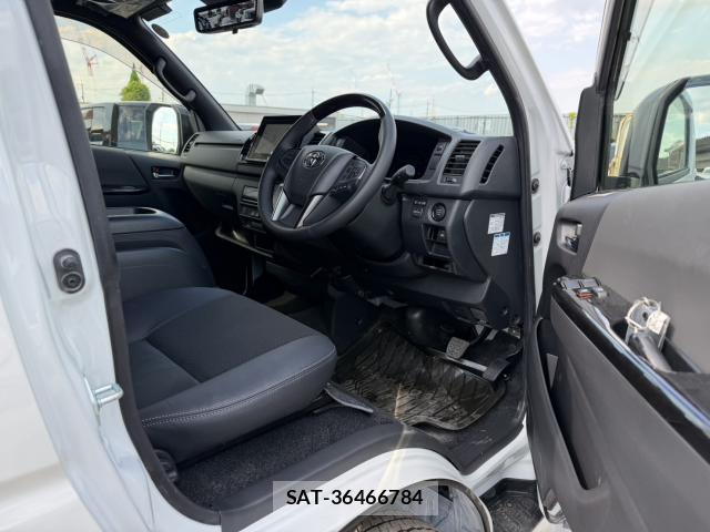 Toyota HIACE VAN 2026-04 8769442-12