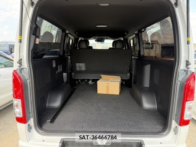 Toyota HIACE VAN 2026-04 8769442-18