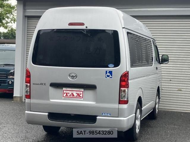 Toyota HIACE VAN 2017-10 8769454-1