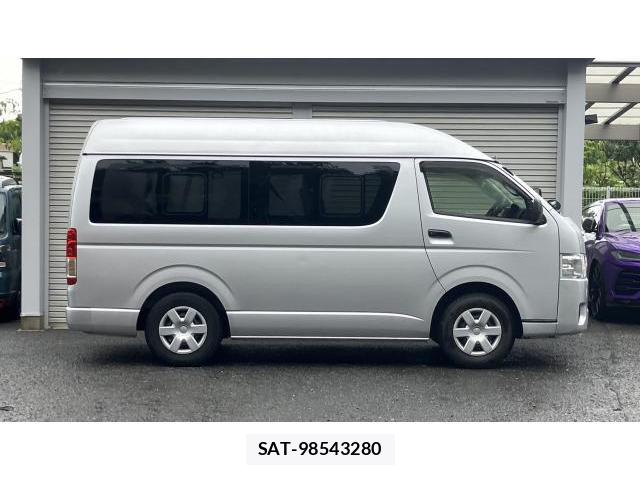Toyota HIACE VAN 2017-10 8769454-13