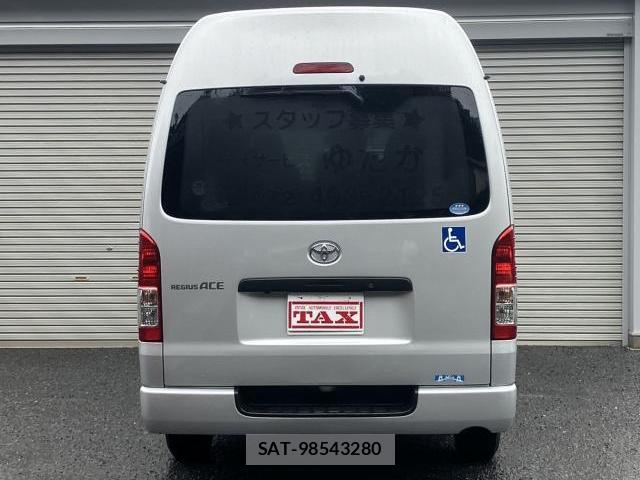 Toyota HIACE VAN 2017-10 8769454-14