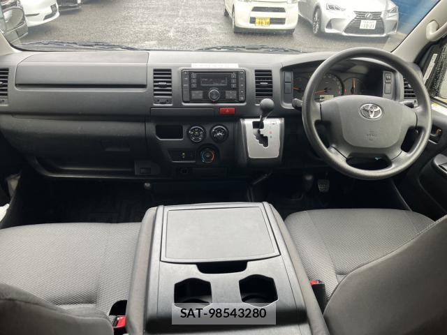 Toyota HIACE VAN 2017-10 8769454-2