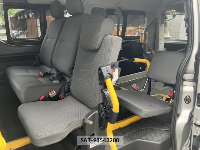 Toyota HIACE VAN 2017-10 8769454-4