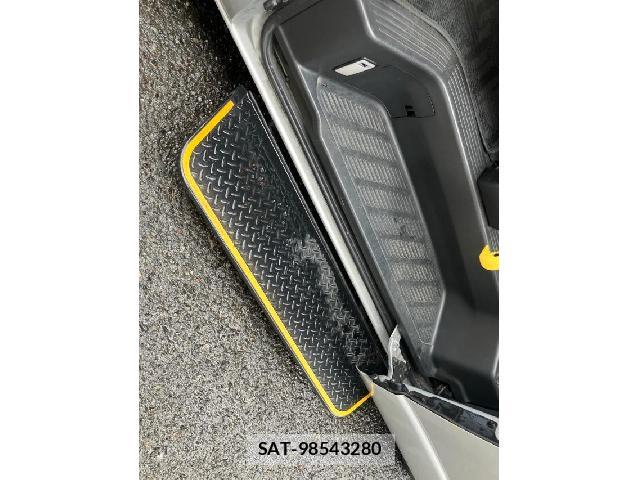 Toyota HIACE VAN 2017-10 8769454-6