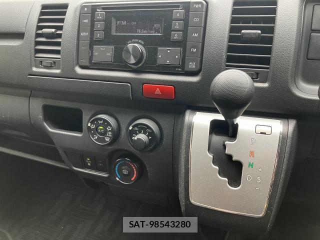 Toyota HIACE VAN 2017-10 8769454-7