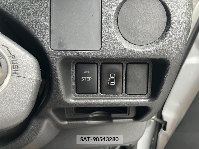 Toyota HIACE VAN 2017-10 8769454-9