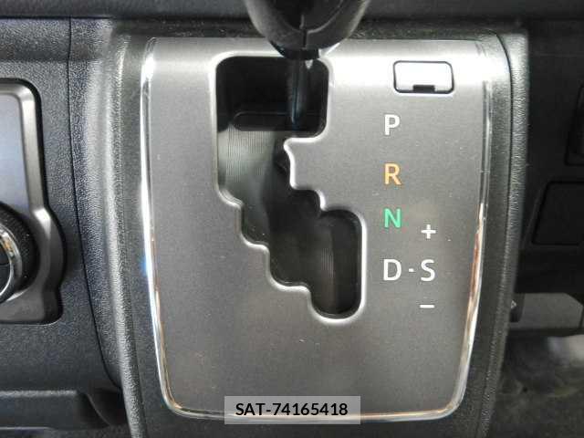 Toyota HIACE VAN 2021-03 8769577-9