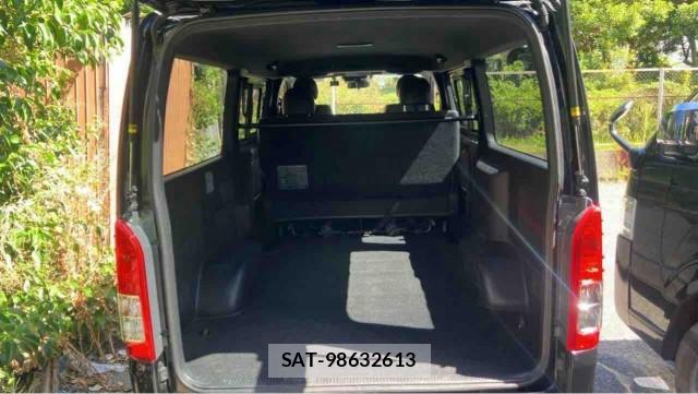 Toyota HIACE VAN 2023-06 8769612-17