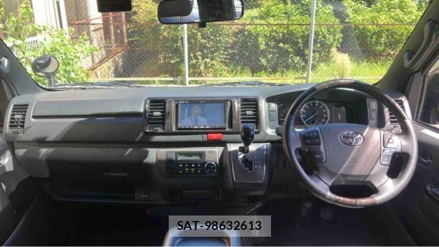 Toyota HIACE VAN 2023-06 8769612-2