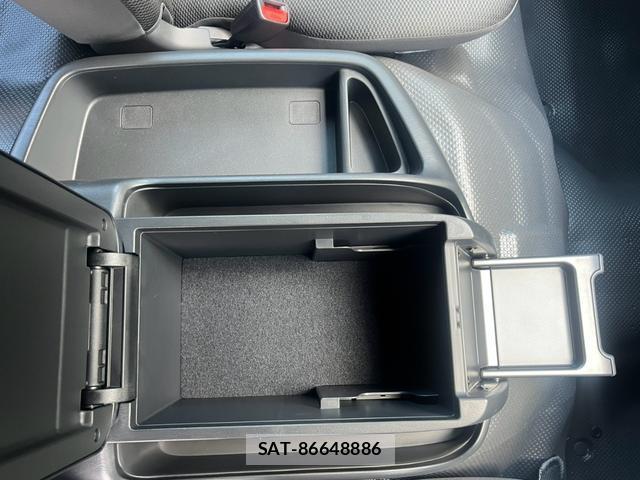 Toyota HIACE VAN 2025-08 8769957-6