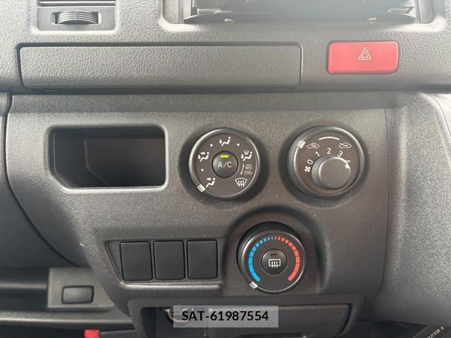 Toyota HIACE VAN 2023-02 8769974-2