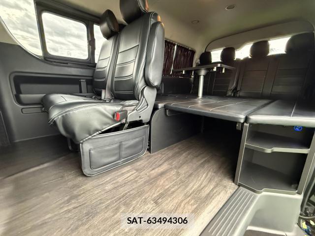 Toyota HIACE WAGON 2019-04 8769978-19
