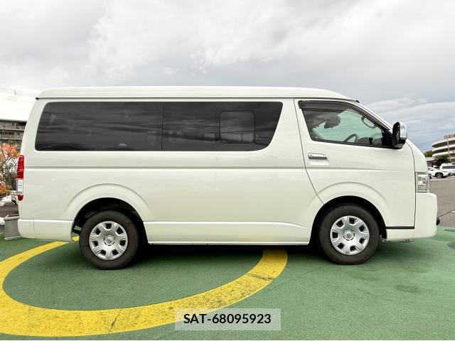 Toyota HIACE WAGON 2021-08 8769979-2