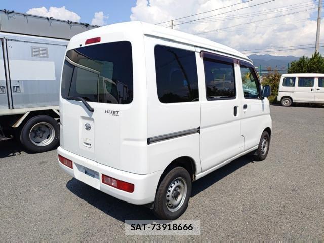 Daihatsu HIJET CARGO 2014-08 8768985-2